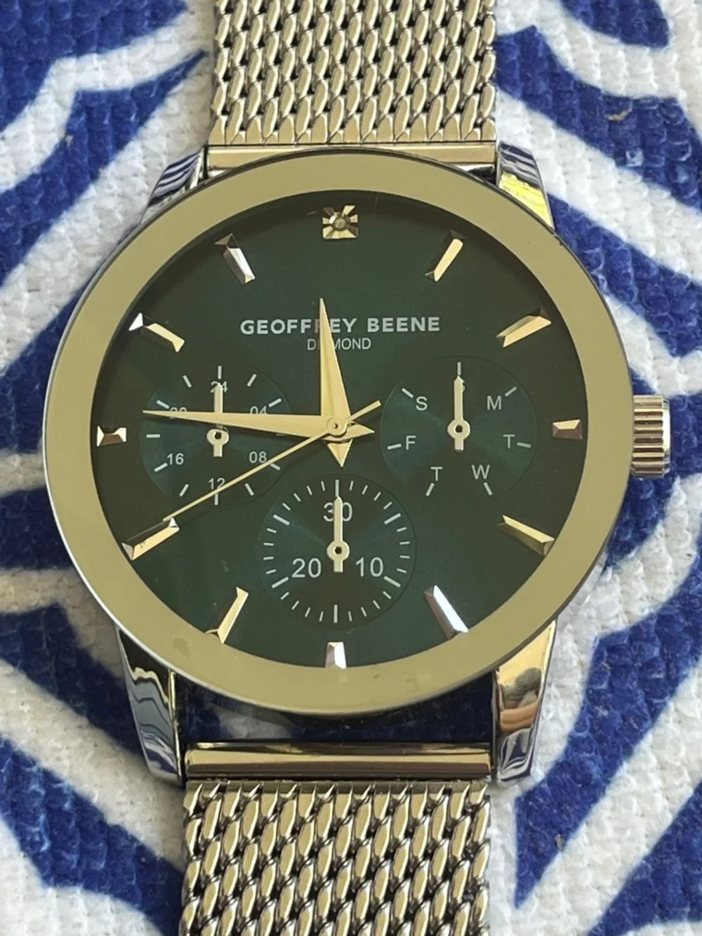 Geoffrey Beene Mens Watch 42mm Silver Tone Mesh band & green face New Battery